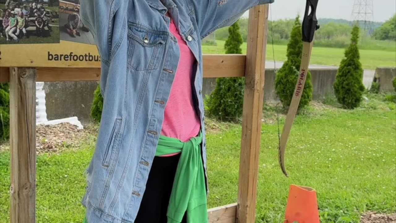 🎯 Slow Motion Archery BULLSEYE – Traditional Recurve Shot at Barefoot Bushcraft