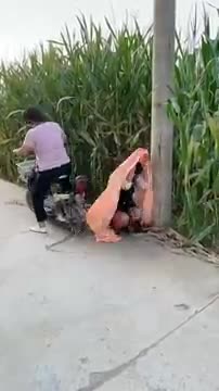 😂#Newfunnyvideo2025 #Viralfunnyvideos #trendingvideos #comedytimes #bestreaction😂😂😂