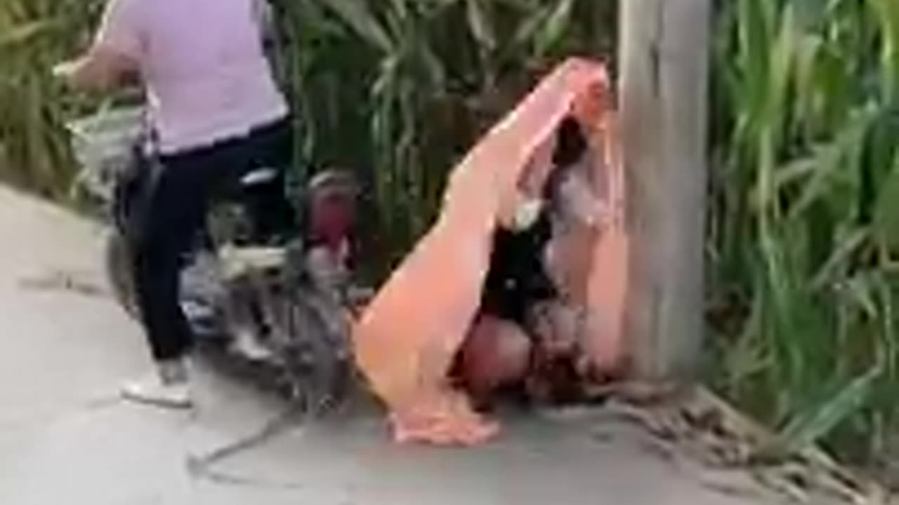 😂#Newfunnyvideo2025 #Viralfunnyvideos #trendingvideos #comedytimes #bestreaction😂😂😂