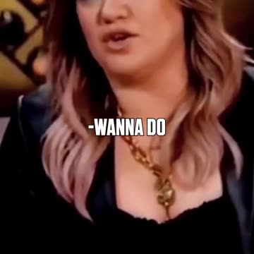 Kevin Hart had to quickly silence Kelly Clarkson after she slipped up about her handlers