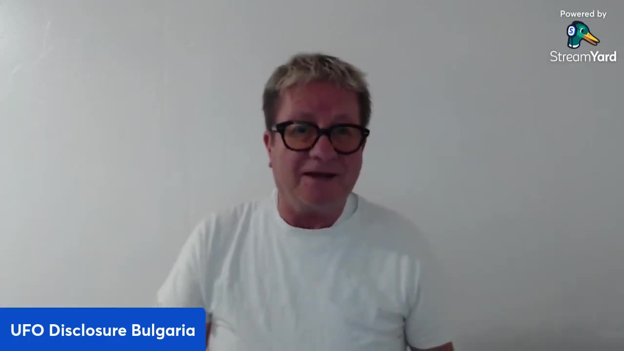 A Sign from the Universe? 3 I/ Atlas Created by AI Alien Mothership