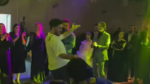 رقص عربی این آقا همه رو از رو برده!😉🙂🙃😍❤️❤️❤️