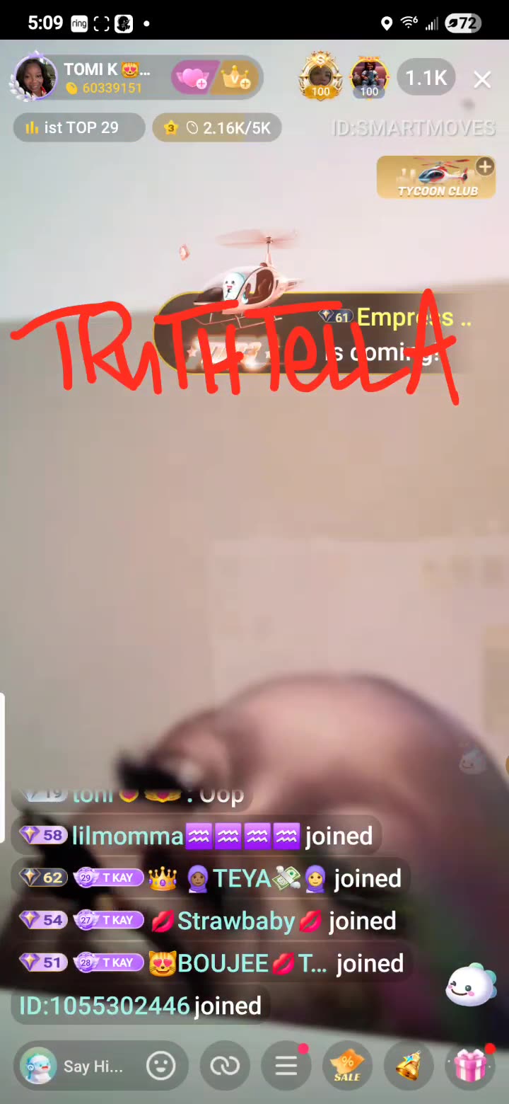 QUEEN TOMIKAY READING ROACHBAE HER ROACH FAMILY THE ROACH SQUAD AND EVERY ROACH FLUNKIE PT. 1