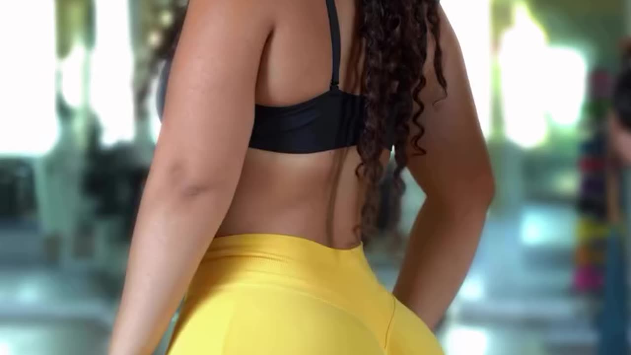 🍑 They Look Amazing In Yellow 👀