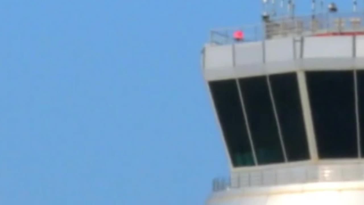 CAN’T LAND THE PLANE! – Jet Airways 555’s Insane S