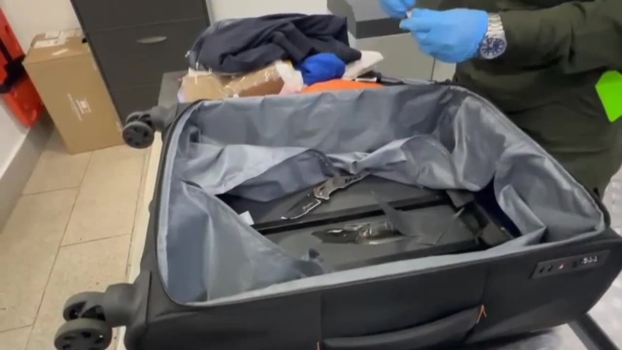 Hallan cocaína en maleta de alemán en Cartagena