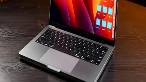 Apple Fans Rush to Buy MacBook Pro for Less I