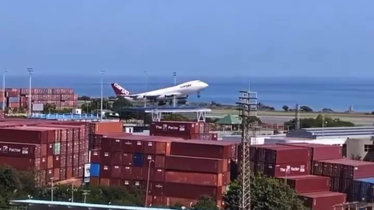 🤯✨ You Won't Believe How This Boeing 747 Struggled to Take Off! | FeedMyCuriosity