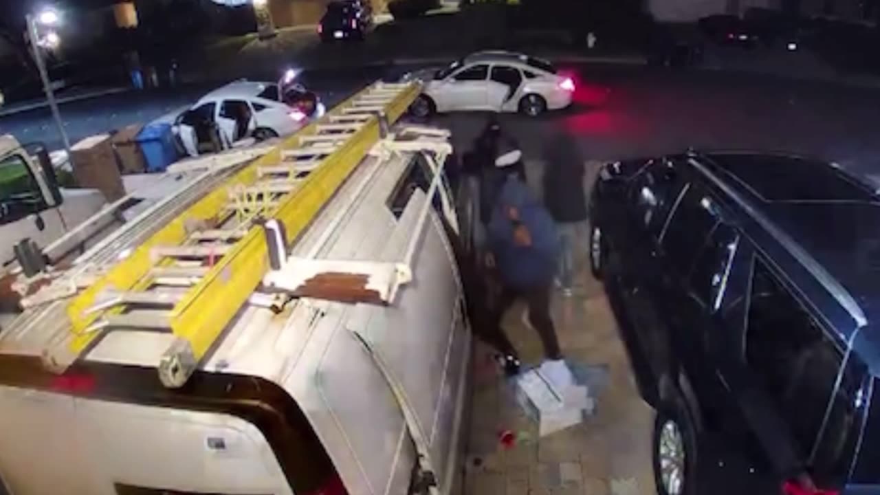 Ring video shows thieves stealing worker’s tools from his van in Antioch California