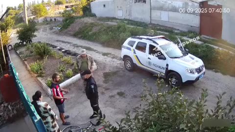 🚴‍♂️🏃 Ukraine Russia War | Cyclist Flees Police in Kharkiv | RCF