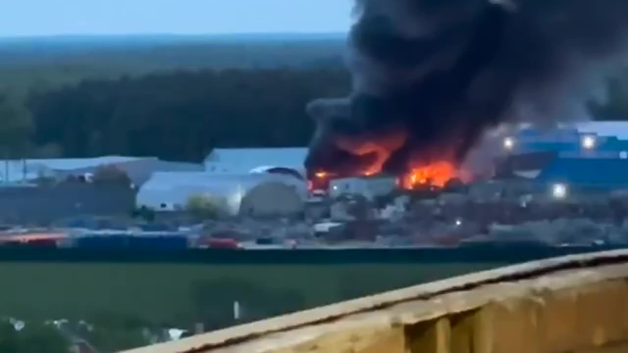Explosion and Massive Fire at What's Being Called a "Machine Testing Station"(Moscow Region)