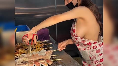 The female chef is as sexy and attractive as her food - Hot tiktok