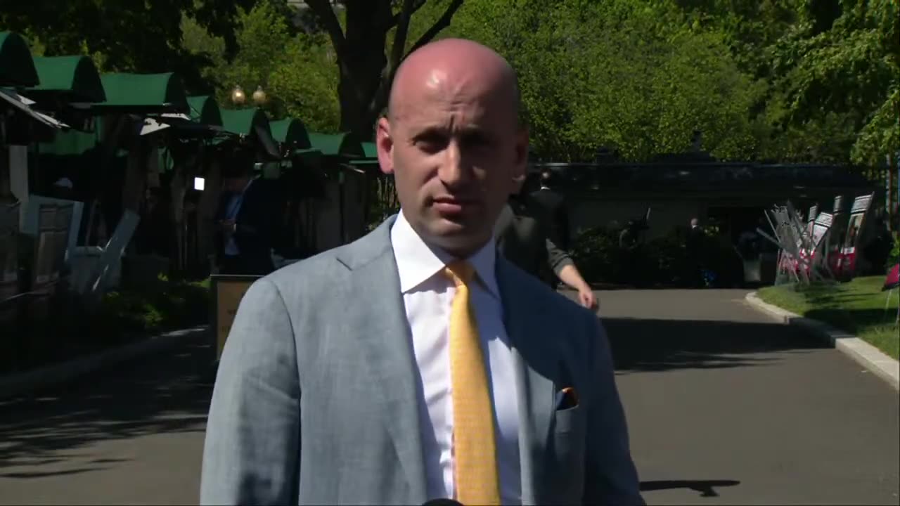 Trump staff puts immigrants' mug shots on White House lawn