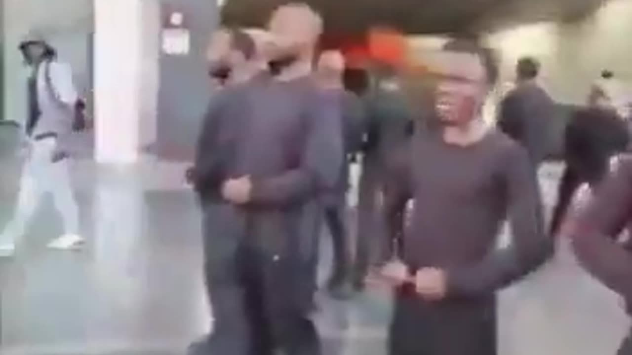 “HEIL HITLER” chanted in unison by a circle of Black men on Hollywood Blvd.