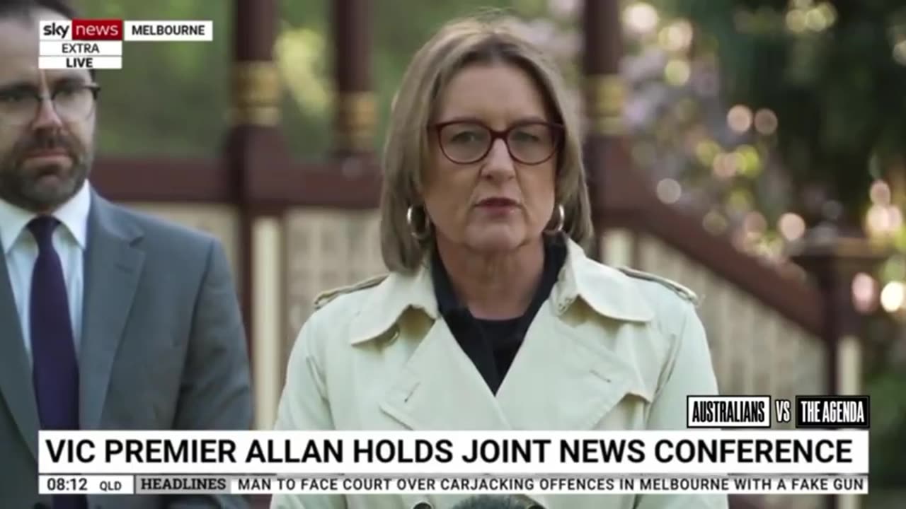 Victorian Premier Jacinta Allan gets into an argument with journalist over 'transgender children'