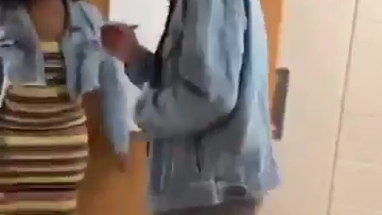 Dindueesha MACES Classmates During School! WTF!