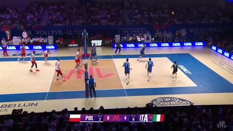 Gratulacje dla naszych siatkarzy - pokonali Włochów boleśnie 3:0 i zdobyli 🥇