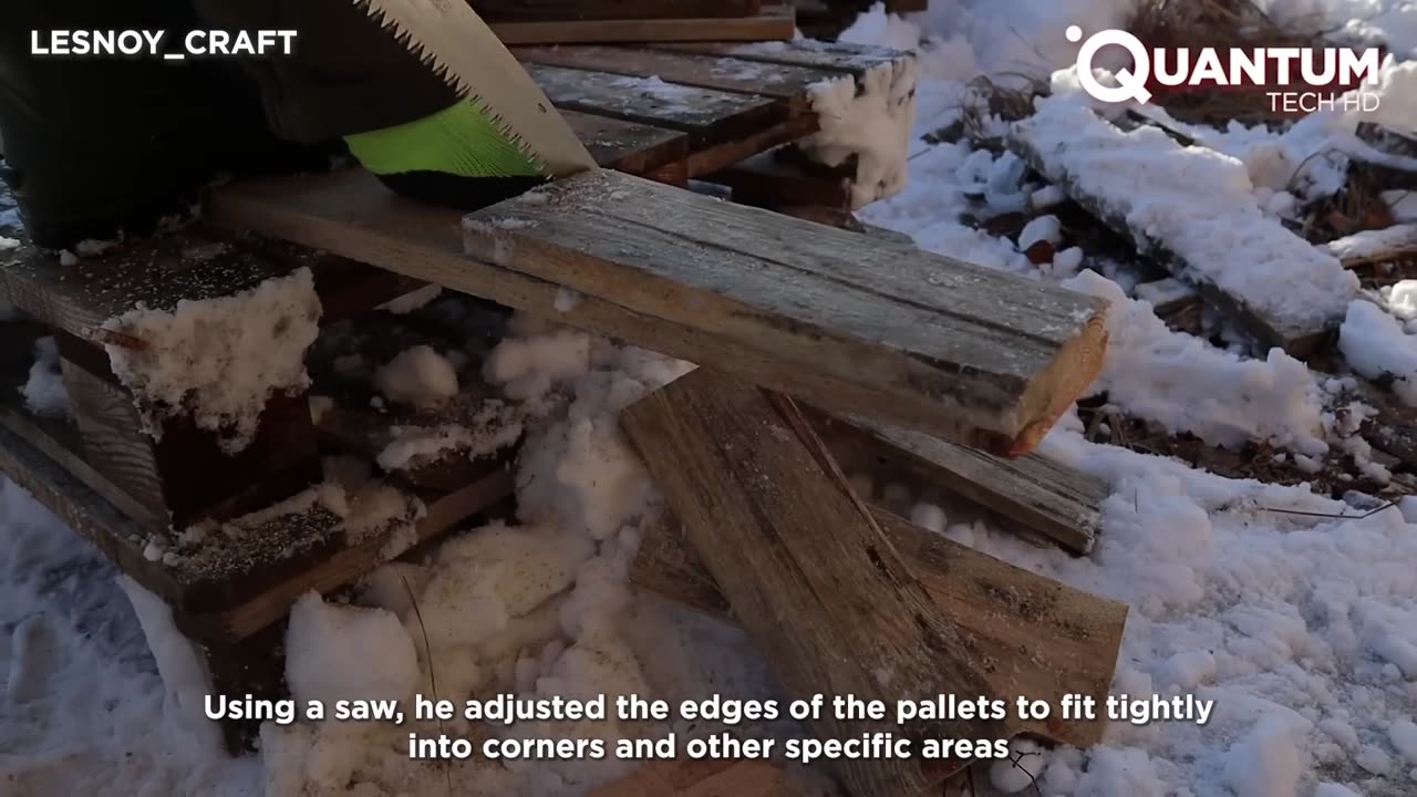 Man Builds Off-Grid House Using ABANDONED PALLETS 🌲