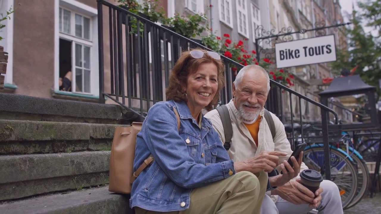 Travel Tips for Seniors: Safe, Comfortable & Enjoyable Journeys