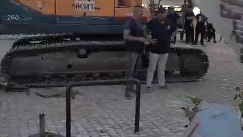 Dhërmi/ IKMT po u prish ndërtimet, banorët kundërshtojnë, njëri merret me barrelë