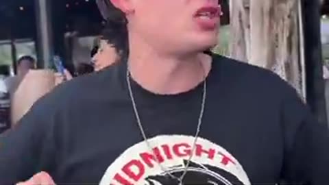 German man tries Texas BBQ for the first time and his reaction is hilarious