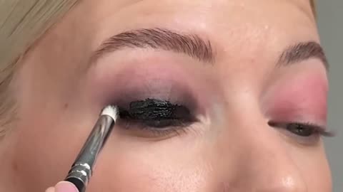Black Smokey Eye Tutorial (3 Techniques) P3