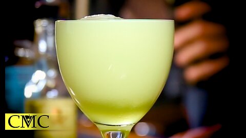 Green Pirate Sour – A Bold & Bright Cocktail Adventure! 🏴‍☠️🍏