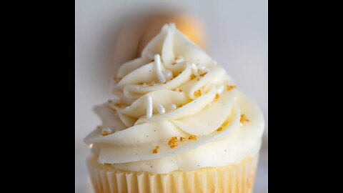 How to Make Perfect Homemade Vanilla Buttercream Frosting for Cakes and Cupcakes