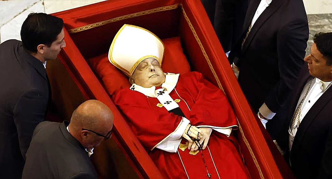POPE FRANCIS' COFFIN TRANSFERRED TO ST PETER'S BASILICA FOR PUBLIC MOURNING ⚰️