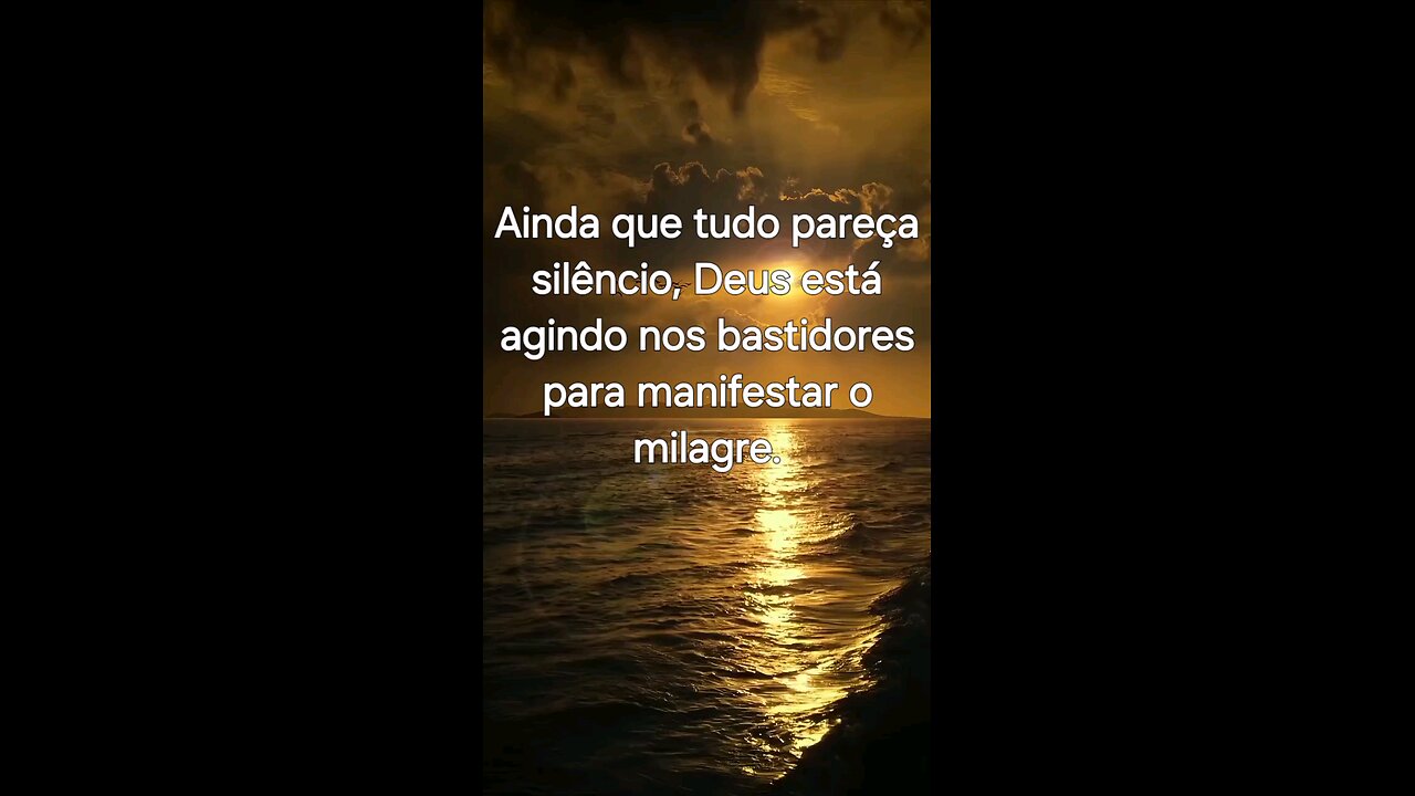 Ele trabalha em silêncio.