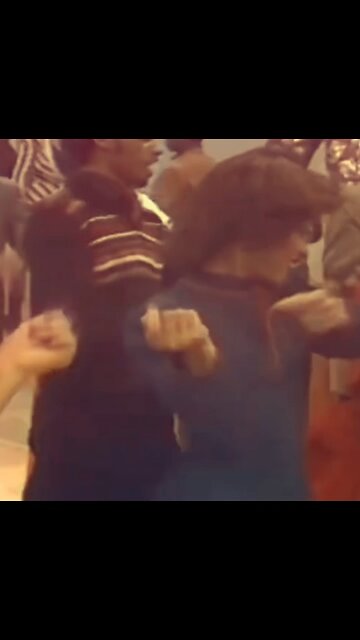 They vibing to my song 😭