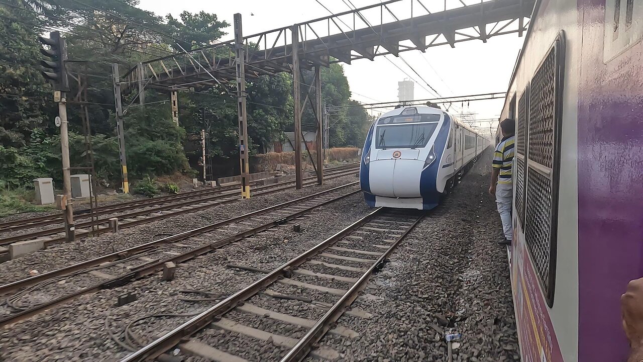 Vande Bharat crossing Thane
