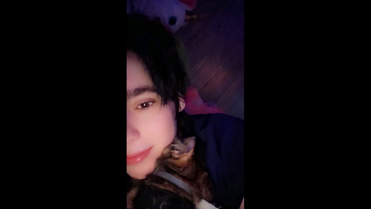 Morning cuddles with Rosie Mae 💕