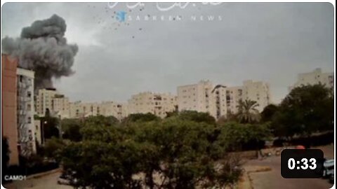 🇮🇱/🇮🇷 WATCH: The moment of the Iranian ballistic impact in Be'er Shebaa, large warhead