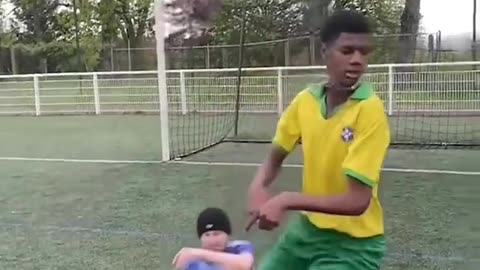 él es el FUTURO GENIO del FÚTBOL 🤯