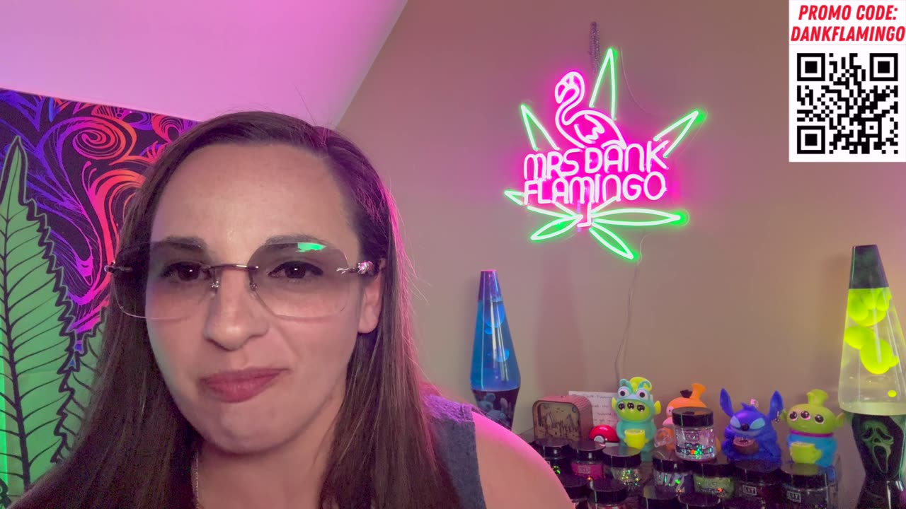 Which Lit Farms Strain is the Best? Mrs Dank Flamingo!!