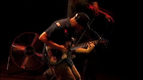 Bombtrack - Rage Against The Machine (live)