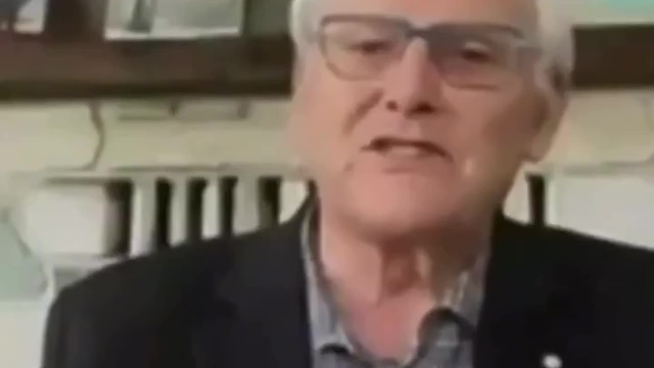 Former BC Liberal premier explains why he's voting for Pierre