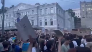 ✊🇺🇦 Ukraine Russia War | Kyiv Crowd Protests Government with Placards & Chants | RCF