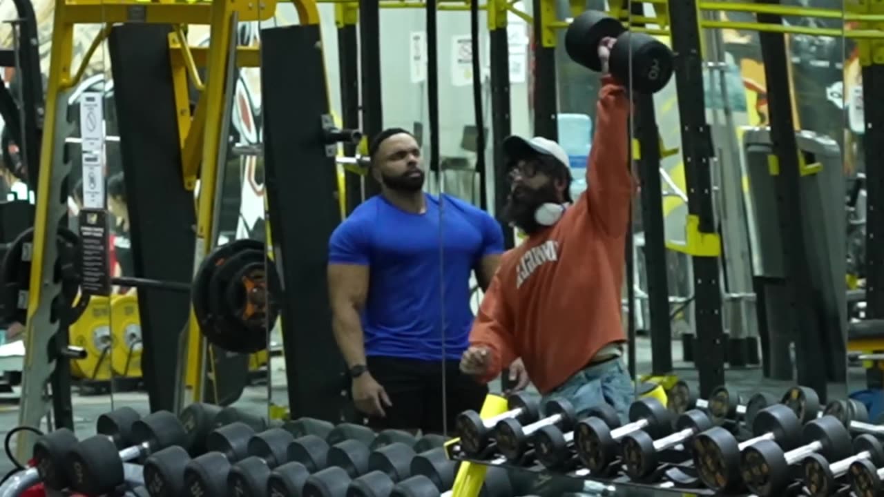 FAKE WEIGHTS PRANK... | ANATOLY pretended to be a Beginner in a Gym #15