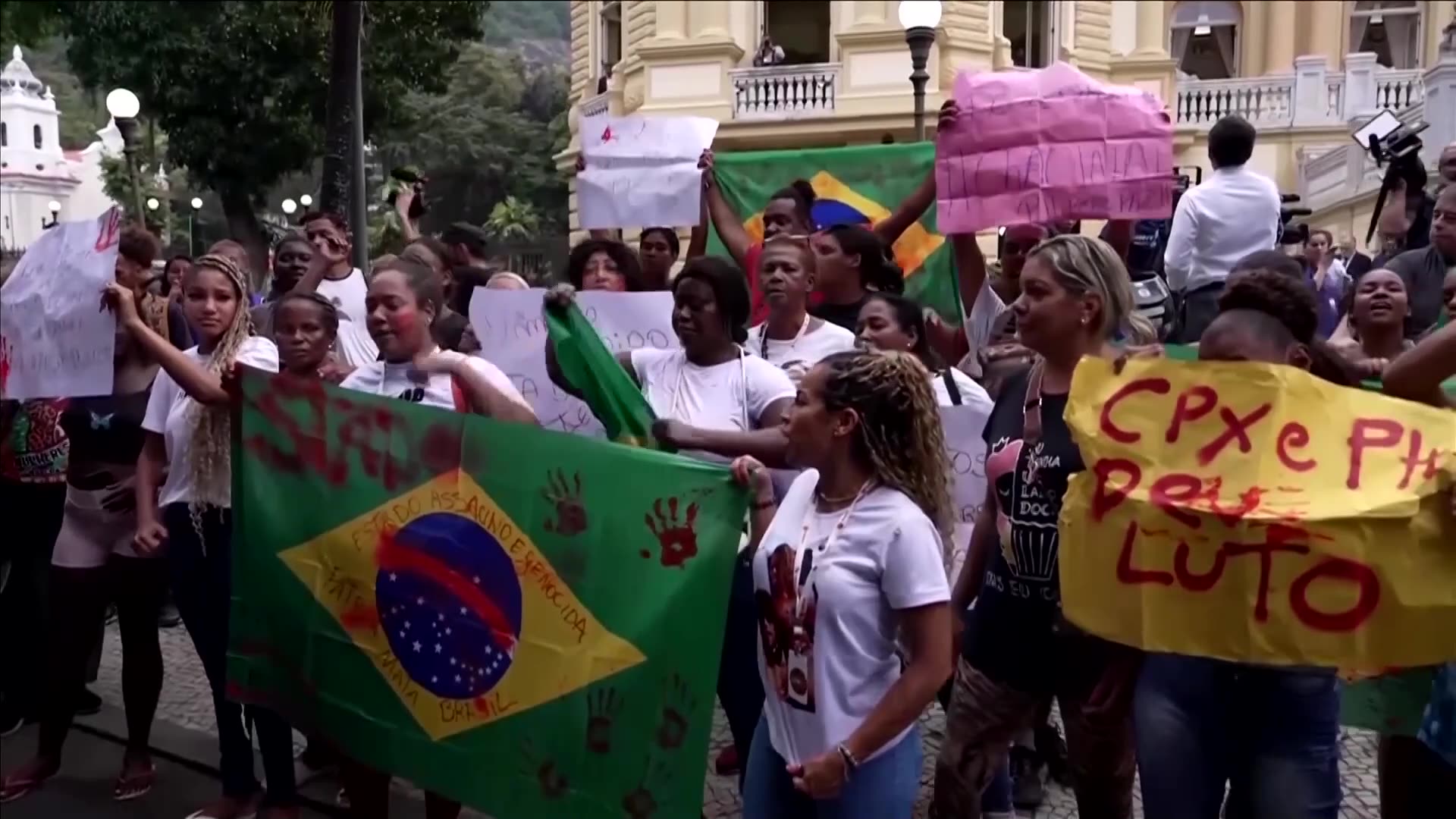 Protests erupt after deadly Rio police raid
