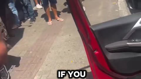 Brave police officer saves dog from heatstroke trapped in car! 🫶