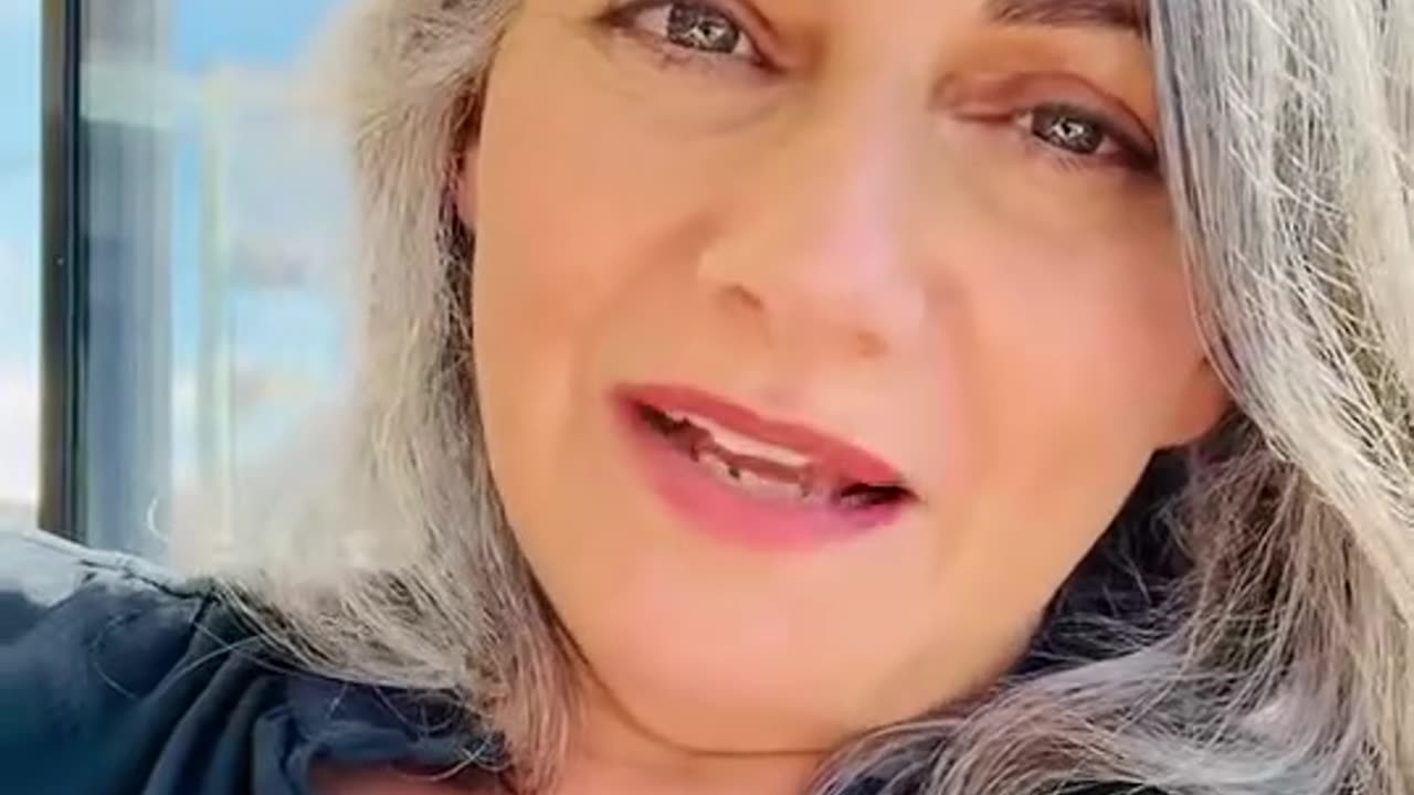 ✂️ Let’s cut to the chase 💪🏻⁣⁣ #personalpower #joanneantoun #personalgrowth #selfimprovement