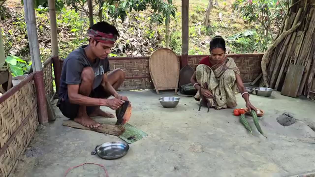 Pomfret Curry with Chayote | Village Style Cooking & Eating