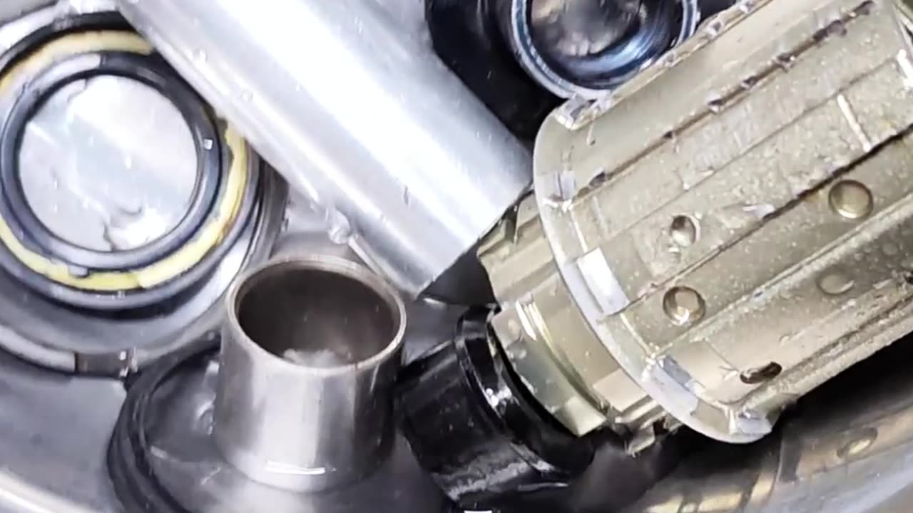 A guide to washing a bicycle wheel freehub body