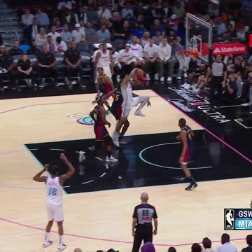 NBA - Kel'el Ware with an incredible finish after losing the ball mid-air 😱