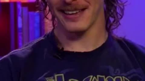 IDUBBBZ SITS WHEN HE PISSES