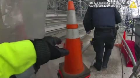 Cops gas themselves Jan 6