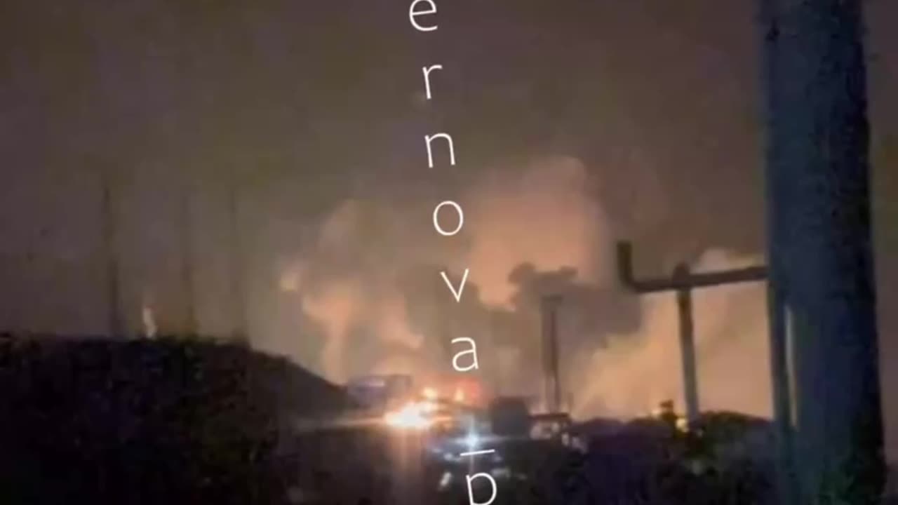 🚀 The moment "Long Neptune" missile struck the oil loading terminal of the Sheskharis oil