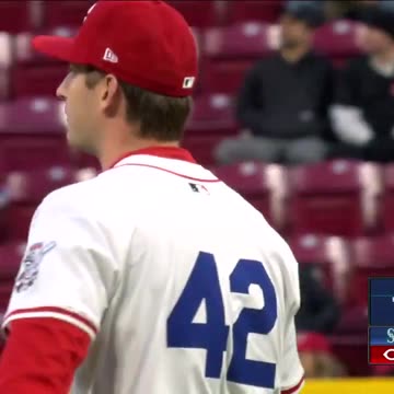 MLB - Dylan Moore gets hold of his second homer of the game!